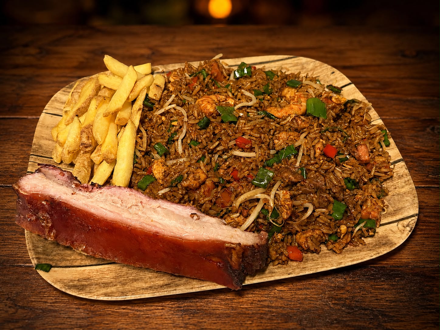 Arroz chino con chicharron al barril