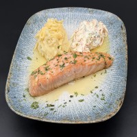 Salmón al ajillo